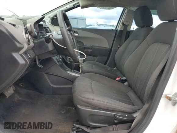 2015 Chevrolet Sonic LT с VIN 1G1JC5SH2F4116287, выставлен на аукционе Copart как лот 65224635 с пробегом 188 523 миль миль и Списание • Salvage title. История ставок и продаж доступна на DreamBid. Изображение 7.
