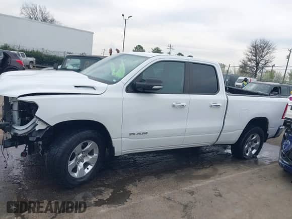 2020 Ram 1500 Big Horn z VIN 1C6RREBT0LN266926, wystawiony jako IAAI lot #41794173 z przebiegiem 126 043 mil mil oraz . Historia ofert i sprzedaży dostępna na DreamBid. Obrazek 15.