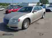 2012 Chrysler 300 с VIN 2C3CCAAG7CH312505, выставлен на аукционе IAAI как лот 42802813 с пробегом 225 000 миль миль и . История ставок и продаж доступна на DreamBid. Изображение 2.