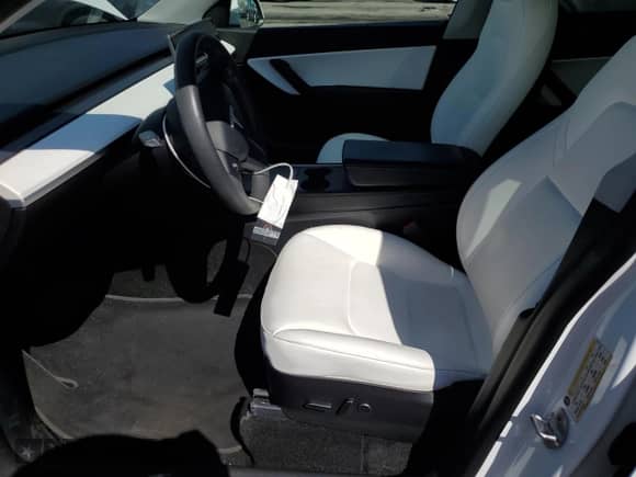 2021 Tesla Model Y Long Range с VIN 5YJYGDEE2MF243701, выставлен на аукционе Copart как лот 81344595 с пробегом 50 095 миль миль и Списание • Salvage title. История ставок и продаж доступна на DreamBid. Изображение 7.