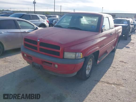 1997 Dodge 1500 с VIN 3B7HC13Y0VG725165, выставлен на аукционе IAAI как лот 42962871 с пробегом 89 111 миль миль и . История ставок и продаж доступна на DreamBid. Изображение 2.