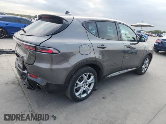 2024 Dodge Hornet R/T with VIN ZACPDFCW9R3A32238, listed as a Copart auction lot 89717545 with 43,766 mi miles and Clean title. Bid and sale history available at DreamBid. Image 3.