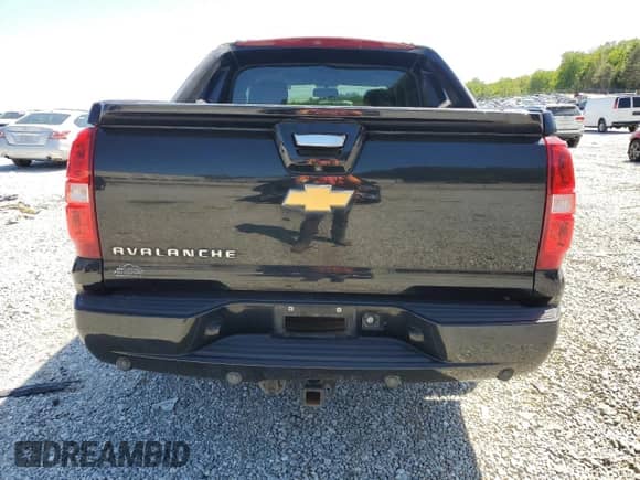 2013 Chevrolet Avalanche LT с VIN 3GNMCFE01DG177802, выставлен на аукционе Copart как лот 52987555 с пробегом 231 777 миль миль и Списание • Salvage title. История ставок и продаж доступна на DreamBid. Изображение 6.