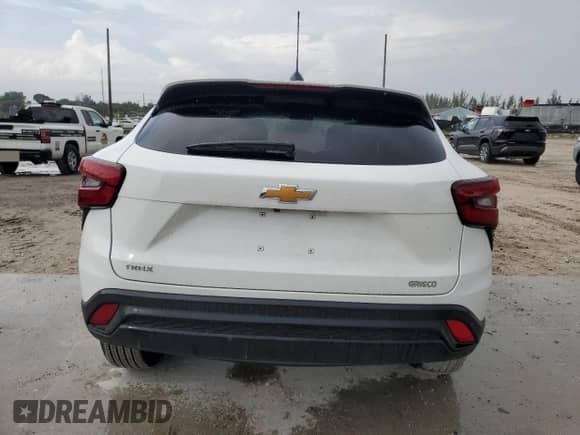 2024 Chevrolet Trax LS with VIN KL77LFE29RC240529, listed as a Copart auction lot 72100685 with 3,982 mi miles and Clean title. Bid and sale history available at DreamBid. Image 6.