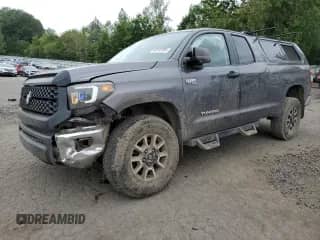 2015 Toyota Tundra SR z VIN 5TFUY5F11FX434001, wystawiony jako Copart lot #60918705 z przebiegiem 158 173 mil mil oraz Szkoda całkowita • Salvage title. Historia ofert i sprzedaży dostępna na DreamBid. Obrazek 1.