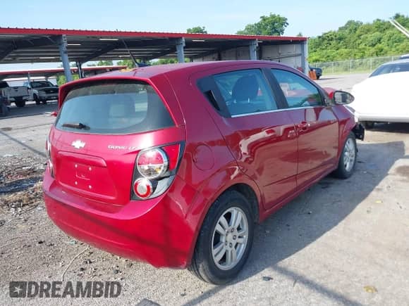 2013 Chevrolet Sonic LT с VIN 1G1JC6SH2D4127597, выставлен на аукционе IAAI как лот 42454699 с пробегом 103 693 миль миль и . История ставок и продаж доступна на DreamBid. Изображение 4.