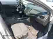 2016 Chevrolet Malibu LT z VIN 1G1ZE5ST3GF307594, wystawiony jako IAAI lot #42651949 z przebiegiem 108 369 mil mil oraz . Historia ofert i sprzedaży dostępna na DreamBid. Obrazek 5.