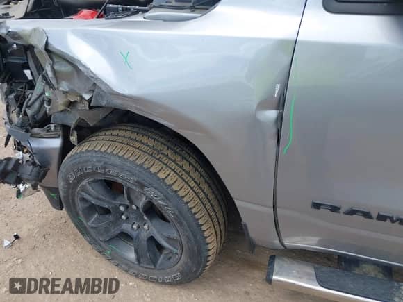 2022 Ram 1500 Big Horn z VIN 1C6RREFT2NN253608, wystawiony jako IAAI lot #42020587 z przebiegiem 44 509 mil mil oraz . Historia ofert i sprzedaży dostępna na DreamBid. Obrazek 19.