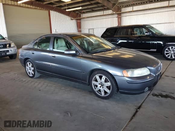 2005 Volvo S60 с VIN YV1RS592952428884, выставлен на аукционе Copart как лот 64216895 с пробегом 118 097 миль миль и Списание • Salvage title. История ставок и продаж доступна на DreamBid. Изображение 4.