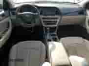 2015 Hyundai Sonata SE с VIN 5NPE24AFXFH010802, выставлен на аукционе Copart как лот 80144355 с пробегом 139 221 миль миль и Чистый • Clean title. История ставок и продаж доступна на DreamBid. Изображение 8.