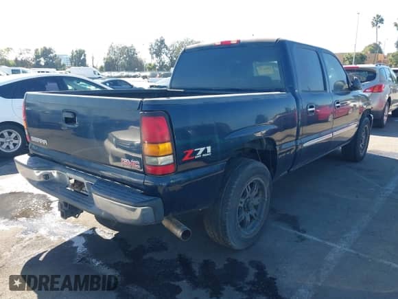2005 GMC Sierra 1500 SLE с VIN 2GTEK13T951289077, выставлен на аукционе IAAI как лот 43502356 с пробегом 152 387 миль миль и . История ставок и продаж доступна на DreamBid. Изображение 4.