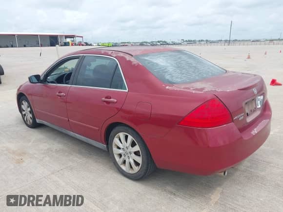 2007 Honda Accord LX with VIN 1HGCM66327A028782, listed as a IAAI auction lot 42770036 with 189,186 mi miles and . Bid and sale history available at DreamBid. Image 3.