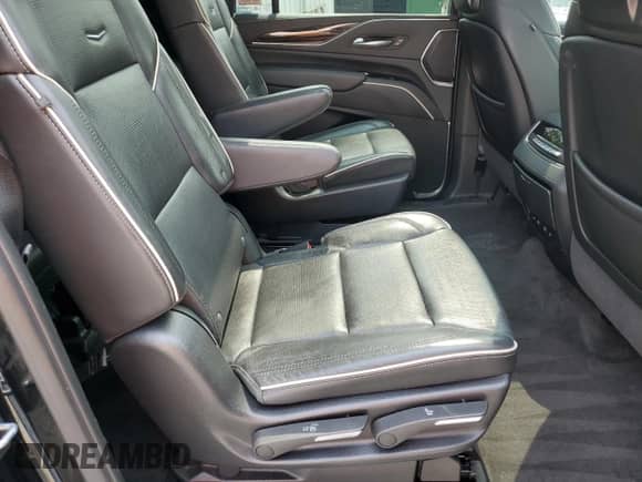 2021 Cadillac Escalade ESV Premium Luxury с VIN 1GYS4KKL2MR487472, выставлен на аукционе Copart как лот 68441855 с пробегом 151 571 миль миль и Списание • Salvage title. История ставок и продаж доступна на DreamBid. Изображение 11.