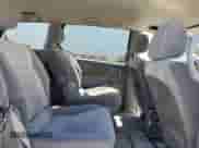 2010 Toyota Sienna CE z VIN 5TDKK4CC3AS302574, wystawiony jako Copart lot #65031275 z przebiegiem 133 319 mil mil oraz Szkoda całkowita • Salvage title. Historia ofert i sprzedaży dostępna na DreamBid. Obrazek 11.