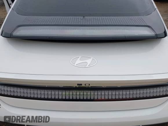 2023 Hyundai Ioniq 6 Limited с VIN KMHM54AA2PA051520, выставлен на аукционе IAAI как лот 41957155 с пробегом Не указан миль и . История ставок и продаж доступна на DreamBid. Изображение 10.