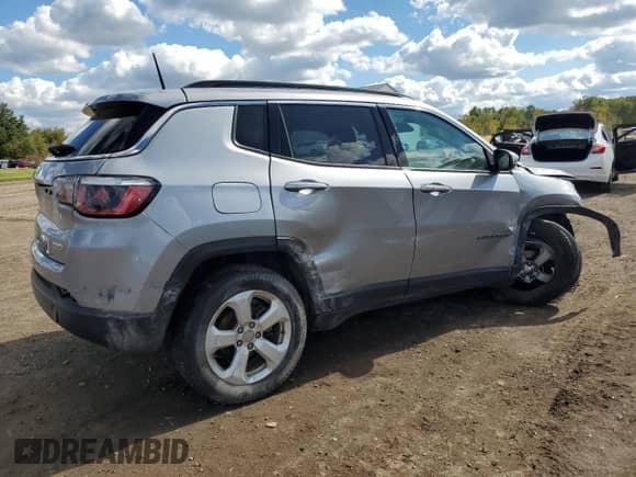 2018 Jeep Compass Latitude z VIN 3C4NJDBB8JT354863, wystawiony jako Copart lot #85850875 z przebiegiem 92 084 mil mil oraz Szkoda całkowita • Salvage title. Historia ofert i sprzedaży dostępna na DreamBid. Obrazek 3.