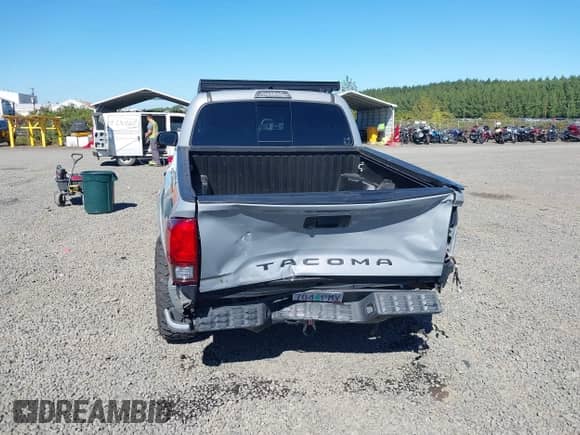 2019 Toyota Tacoma SR z VIN 5TFCZ5AN8KX193437, wystawiony jako IAAI lot #43278180 z przebiegiem 70 048 mil mil oraz . Historia ofert i sprzedaży dostępna na DreamBid. Obrazek 17.