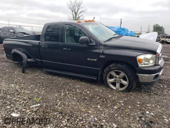 2008 Dodge 1500 ST z VIN 1D7HU18218J182726, wystawiony jako Copart lot #57235565 z przebiegiem 294 513 mil mil oraz Szkoda całkowita • Salvage title. Historia ofert i sprzedaży dostępna na DreamBid. Obrazek 4.