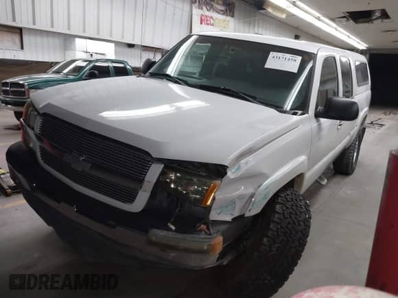 2003 Chevrolet Silverado 1500HD LS с VIN 1GCGC13U73F238066, выставлен на аукционе IAAI как лот 43171458 с пробегом 137 414 миль миль и . История ставок и продаж доступна на DreamBid. Изображение 2.