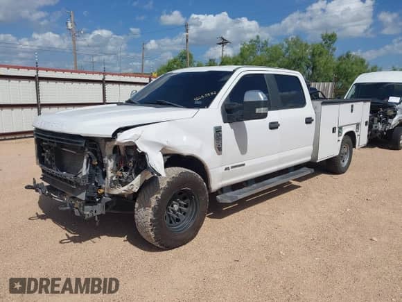 2017 Ford F-250 XL z VIN 1FT7W2AT0HEC53223, wystawiony jako IAAI lot #42635952 z przebiegiem 254 005 mil mil oraz . Historia ofert i sprzedaży dostępna na DreamBid. Obrazek 2.