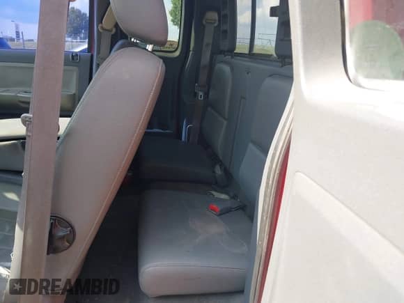 2005 Dodge Dakota с VIN 1D7HE52K55S290477, выставлен на аукционе IAAI как лот 42568692 с пробегом 174 865 миль миль и . История ставок и продаж доступна на DreamBid. Изображение 8.