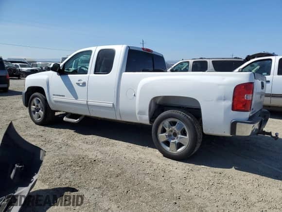 2010 Chevrolet Silverado 1500 LTZ with VIN 1GCSCTE0XAZ135302, listed as a Copart auction lot 68492864 with 223,185 mi miles and Salvage title. Bid and sale history available at DreamBid. Image 2.