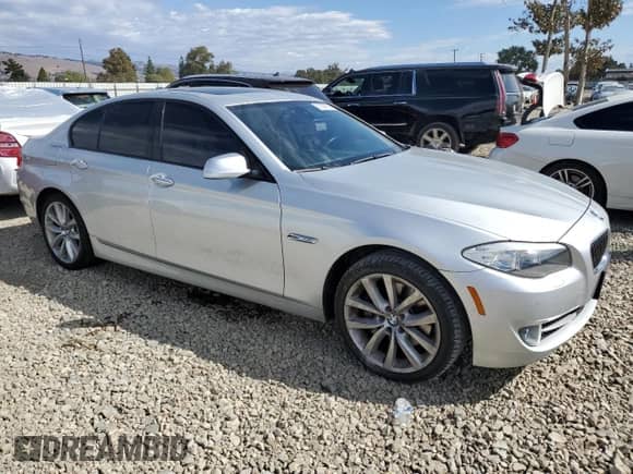 2011 BMW 5 Series 535i с VIN WBAFR7C5XBC807401, выставлен на аукционе Copart как лот 81839555 с пробегом 110 746 миль миль и Списание • Salvage title. История ставок и продаж доступна на DreamBid. Изображение 4.