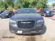 2015 Chrysler 300 S с VIN 2C3CCAGG0FH899559, выставлен на аукционе IAAI как лот 43186639 с пробегом 156 760 миль миль и . История ставок и продаж доступна на DreamBid. Изображение 12.