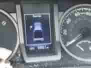 2017 Toyota Tacoma SR5 z VIN 5TFAX5GN7HX085615, wystawiony jako IAAI lot #43270029 z przebiegiem 99 951 mil mil oraz . Historia ofert i sprzedaży dostępna na DreamBid. Obrazek 11.