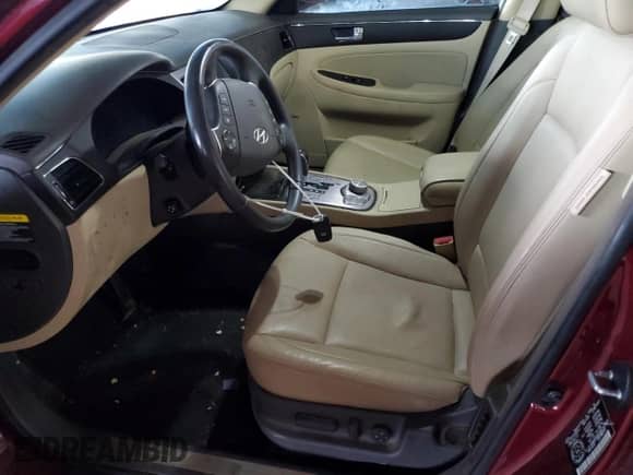 2011 Hyundai Genesis with VIN KMHGC4DE0BU141662, listed as a Copart auction lot 85555535 with 63,185 mi miles and Clean title. Bid and sale history available at DreamBid. Image 7.