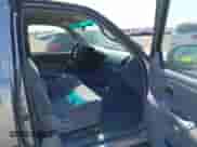 2000 Toyota Tundra SR5 с VIN 5TBBT4416YS039932, выставлен на аукционе IAAI как лот 43507460 с пробегом 309 583 миль миль и . История ставок и продаж доступна на DreamBid. Изображение 5.