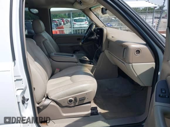 2004 Chevrolet Tahoe LT с VIN 1GNEC13Z94R117839, выставлен на аукционе IAAI как лот 42264254 с пробегом 230 597 миль миль и . История ставок и продаж доступна на DreamBid. Изображение 5.