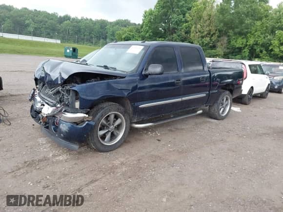 2005 GMC Sierra 1500 SLE with VIN 2GTEK13T951298250, listed as a IAAI auction lot 42376133 with Not provided miles and . Bid and sale history available at DreamBid. Image 2.