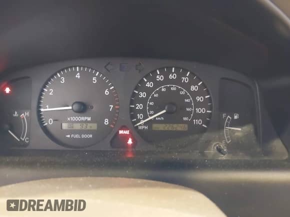 2001 Chevrolet Prizm z VIN 1Y1SK52811Z400984, wystawiony jako IAAI lot #42550019 z przebiegiem 226 246 mil mil oraz . Historia ofert i sprzedaży dostępna na DreamBid. Obrazek 7.
