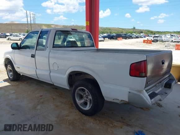 1995 Chevrolet S-10 LS с VIN 1GCCS19Z6S8134451, выставлен на аукционе IAAI как лот 42261614 с пробегом 300 001 миль миль и . История ставок и продаж доступна на DreamBid. Изображение 3.