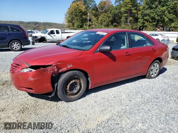 2007 Toyota Camry CE z VIN 4T1BE46K37U127902, wystawiony jako Copart lot #82455845 z przebiegiem 205 505 mil mil oraz Szkoda całkowita • Salvage title. Historia ofert i sprzedaży dostępna na DreamBid. Obrazek 1.
