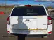 2016 Jeep Compass High Altitude с VIN 1C4NJDEB5GD762568, выставлен на аукционе IAAI как лот 43437672 с пробегом 184 180 миль миль и . История ставок и продаж доступна на DreamBid. Изображение 6.