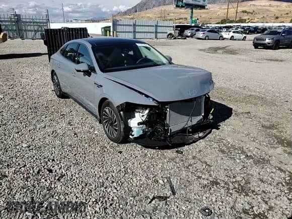 2024 Hyundai Sonata Limited с VIN KMHL54JJ1RA101239, выставлен на аукционе Copart как лот 71937354 с пробегом 1 372 миль миль и Списание • Salvage title. История ставок и продаж доступна на DreamBid. Изображение 10.