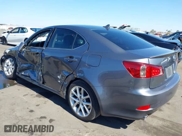 2012 Lexus IS 350 z VIN JTHCE5C2XC5002952, wystawiony jako IAAI lot #41670617 z przebiegiem 144 002 mil mil oraz . Historia ofert i sprzedaży dostępna na DreamBid. Obrazek 3.