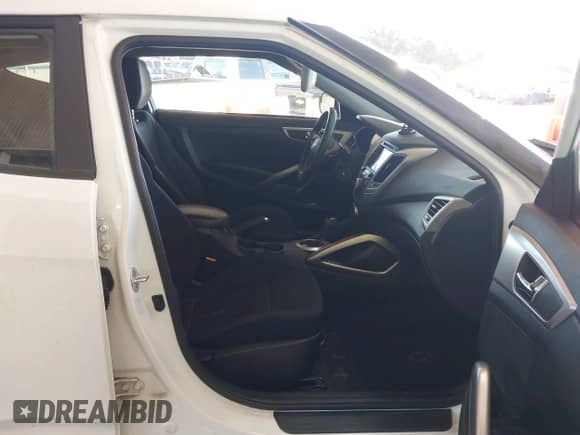 2016 Hyundai Veloster с VIN KMHTC6AD8GU269483, выставлен на аукционе IAAI как лот 43445704 с пробегом 121 575 миль миль и . История ставок и продаж доступна на DreamBid. Изображение 5.