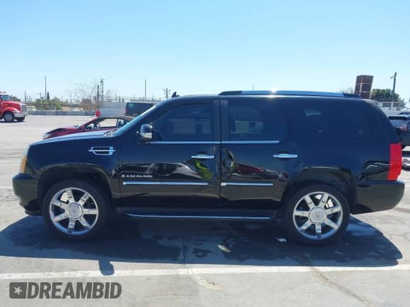 2009 Cadillac Escalade with VIN 1GYFC13259R118536, listed as a IAAI auction lot 41999085 with 138,113 mi miles and . Bid and sale history available at DreamBid. Image 14.