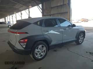 2024 Hyundai Kona SE с VIN KM8HA3AB1RU098281, выставлен на аукционе Copart как лот 69336654 с пробегом 6 855 миль миль и Списание • Salvage title. История ставок и продаж доступна на DreamBid. Изображение 3.