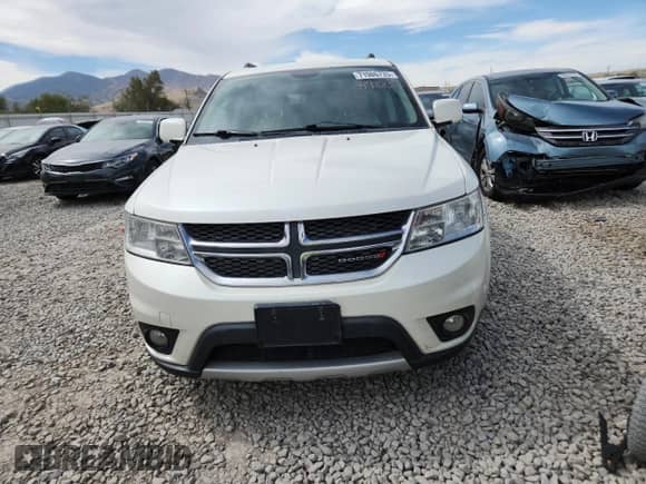 2015 Dodge Journey SXT with VIN 3C4PDDBG1FT593741, listed as a Copart auction lot 71986735 with 182,841 mi miles and Clean title. Bid and sale history available at DreamBid. Image 5.
