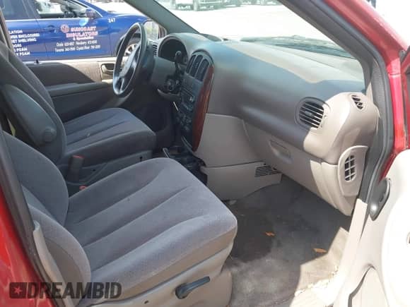 2001 Dodge Caravan SE с VIN 2B4GP44GX1R168001, выставлен на аукционе IAAI как лот 42306451 с пробегом 278 335 миль миль и . История ставок и продаж доступна на DreamBid. Изображение 5.