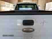 2012 Ford F-150 XL z VIN 1FTMF1CM1CFB81082, wystawiony jako Copart lot #85725395 z przebiegiem 203 932 mil mil oraz Czysty tytuł • Clean title. Historia ofert i sprzedaży dostępna na DreamBid. Obrazek 10.