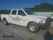 2019 Ram 1500 Tradesman z VIN 1C6RR7STXKS717064, wystawiony jako Copart lot #56217695 z przebiegiem 130 720 mil mil oraz Szkoda całkowita • Salvage title. Historia ofert i sprzedaży dostępna na DreamBid. Obrazek 4.