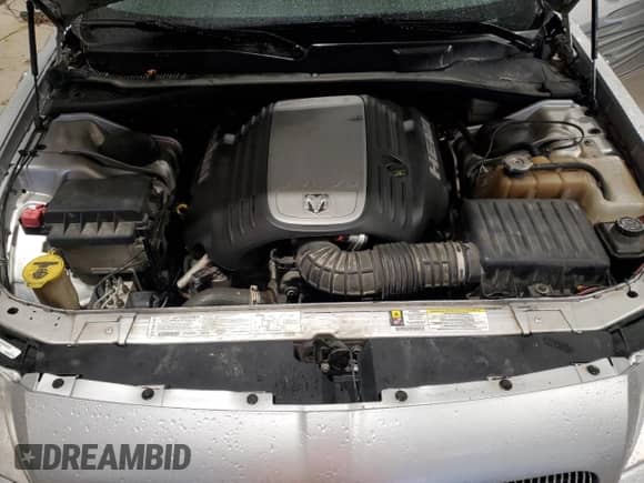 2005 Dodge Magnum RT с VIN 2D4GV58235H591613, выставлен на аукционе Copart как лот 86317214 с пробегом Не указан миль и Списание • Salvage title. История ставок и продаж доступна на DreamBid. Изображение 12.