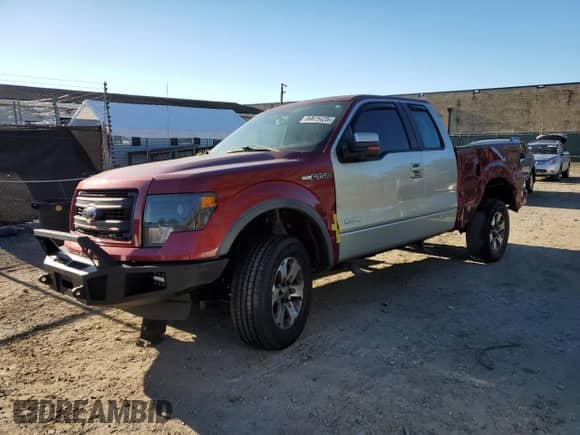 2013 Ford F-150 XL z VIN 1FTFX1ET8DFA65664, wystawiony jako Copart lot #86825425 z przebiegiem 141 356 mil mil oraz Czysty tytuł • Clean title. Historia ofert i sprzedaży dostępna na DreamBid. Obrazek 1.