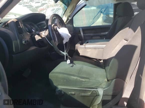 2012 Chevrolet Silverado 1500 LT z VIN 1GCRKSE71CZ286881, wystawiony jako Copart lot #68265835 z przebiegiem 176 289 mil mil oraz Szkoda całkowita • Salvage title. Historia ofert i sprzedaży dostępna na DreamBid. Obrazek 7.