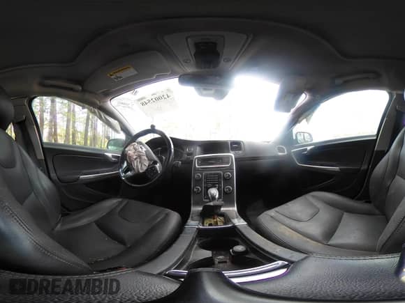 2015 Volvo S60 T5 Premier с VIN YV1612TB2F1307263, выставлен на аукционе IAAI как лот 42002548 с пробегом 107 433 миль миль и . История ставок и продаж доступна на DreamBid. Изображение 17.